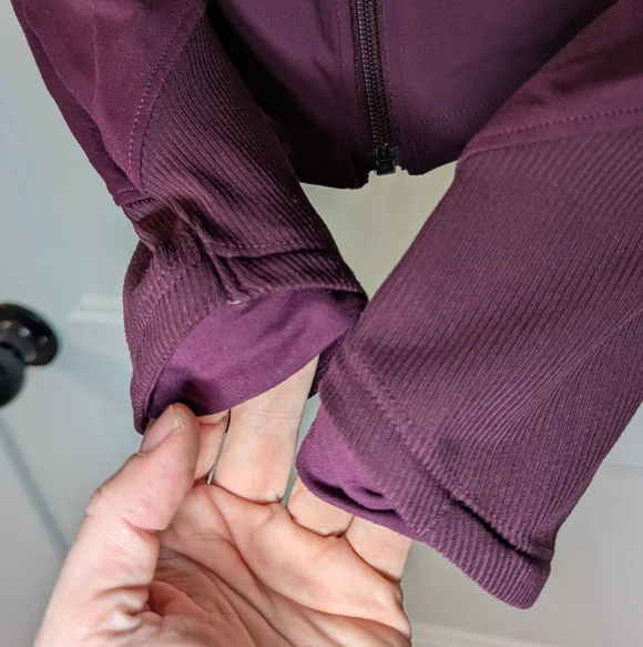 Under Armour Women’s Full Zip Athletic Fitted Jacket Burgundy Size M - Picture 4 of 7